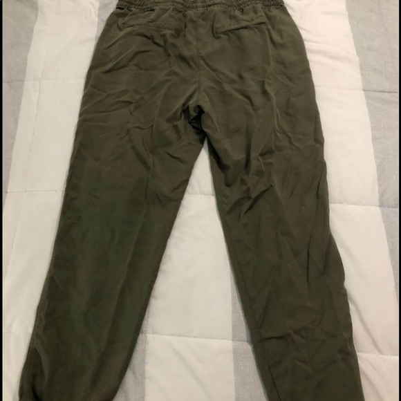 H&M Tencel Soft Cargo Pant | Size 8 - Picture 4 of 4